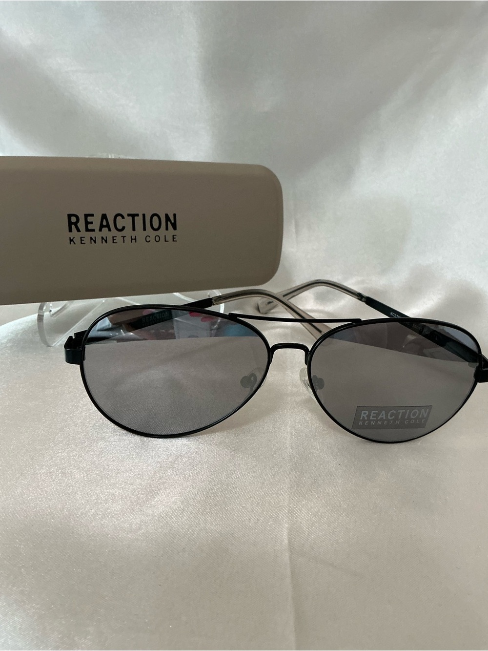 New KC2782 Reaction Kenneth Cole Black Round Mirrored Aviator Sunglasses